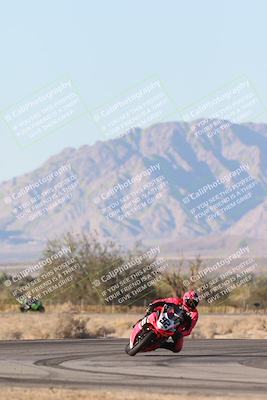 media/Dec-07-2025-CVMA (Sun) [[3e7d2de5dc]]/Race 16-Formula Middleweight/